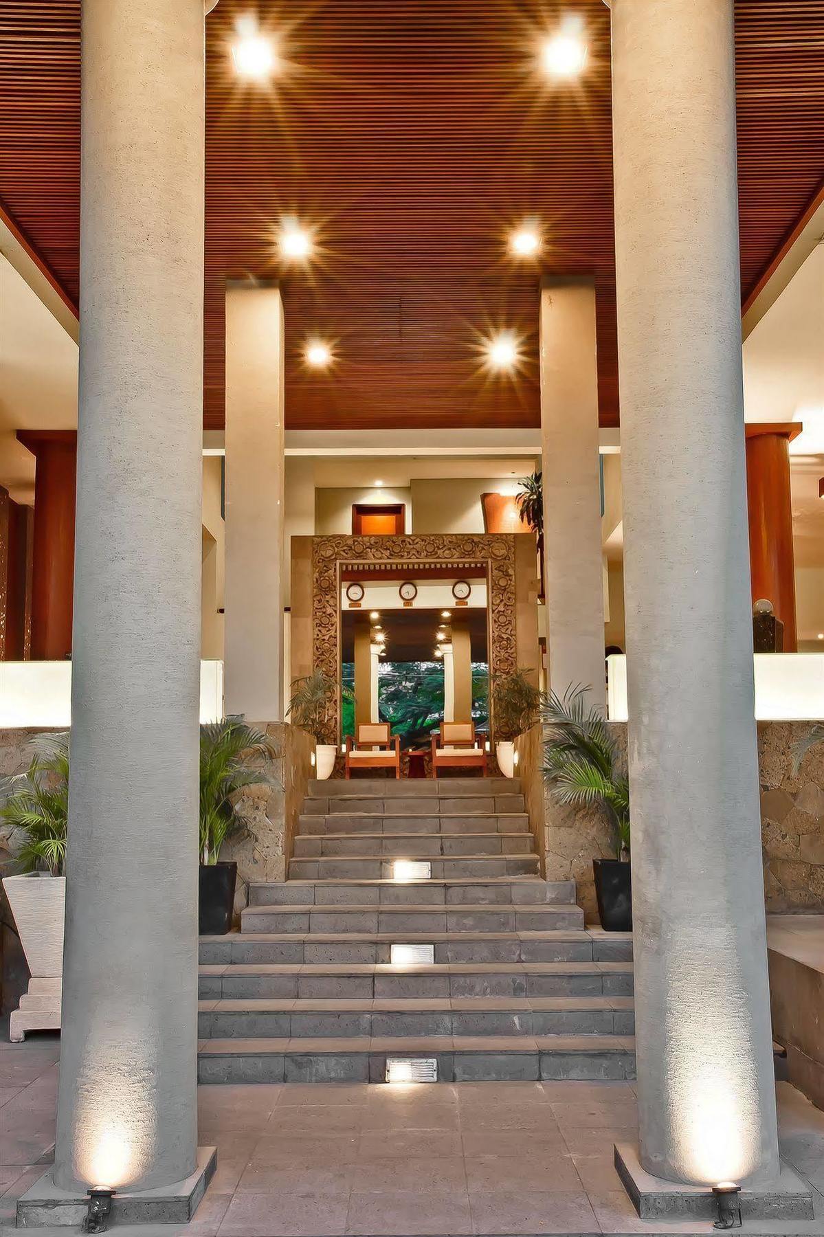 The Rani Hotel & Spa Кута Екстериор снимка